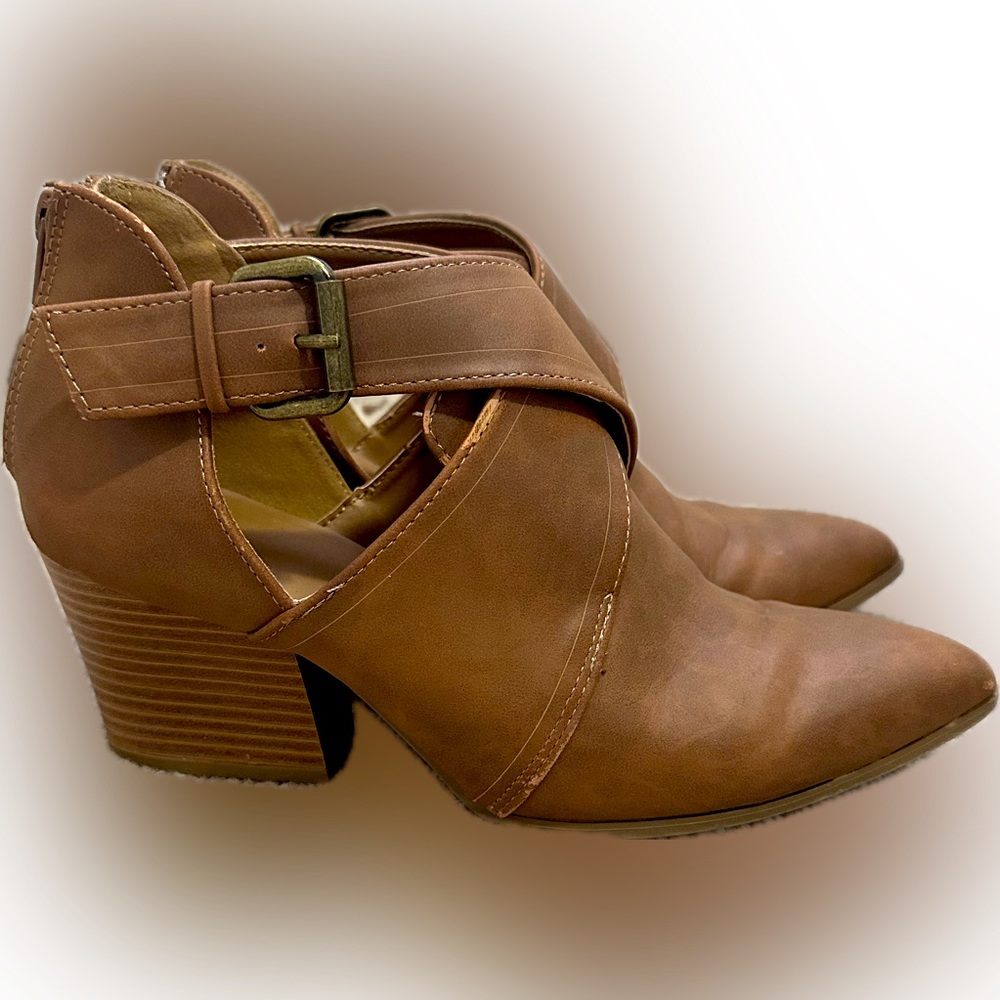 Qupid Booties Size 7.5